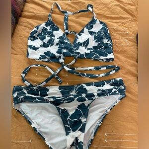 Carve Designs 2 piece swim suit.
